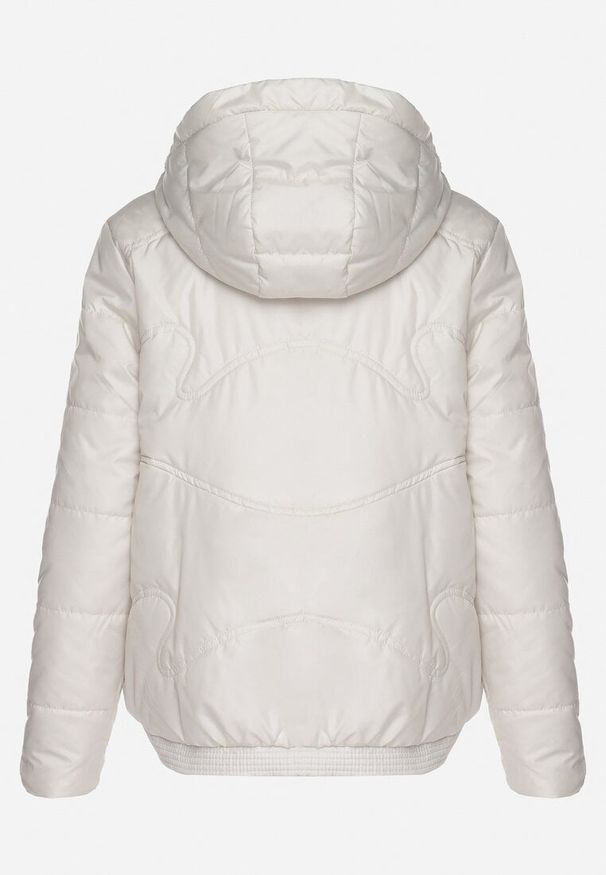 Born2be - Jasnobeżowa Casualowa Kurtka z Kapturem i Ozdobnymi Sznurkami Evialinae. Okazja: na co dzień. Typ kołnierza: kaptur. Kolor: beżowy. Materiał: poliester, jeans. Styl: casual