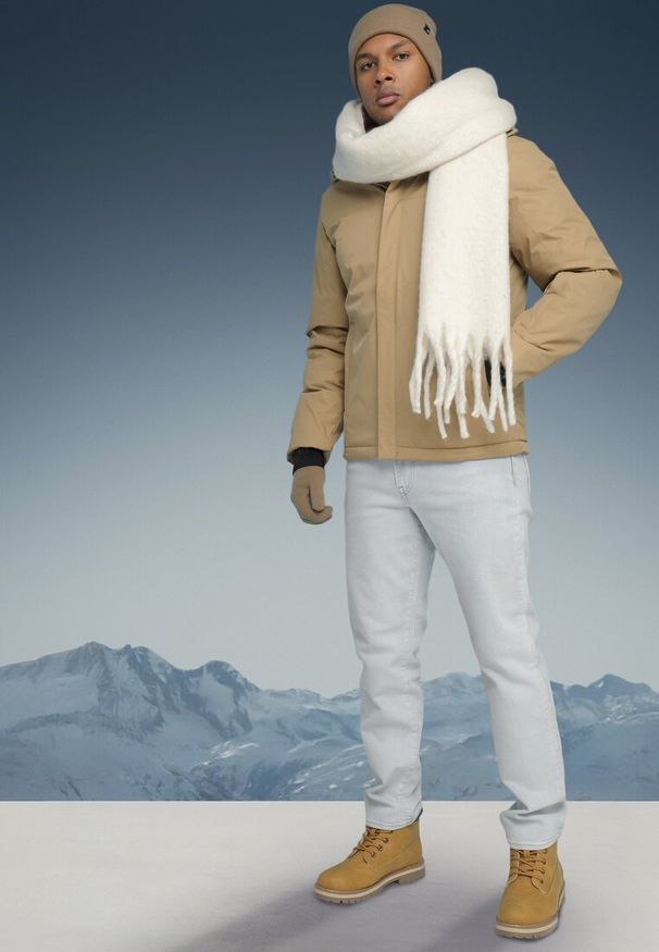 Born2be - Ciemnobeżowa Kurtka Zimowa z Zasuwanymi Kieszeniami i Kapturem Emilitha. Okazja: na co dzień. Kolor: beżowy. Materiał: jeans. Sezon: zima. Styl: elegancki, casual
