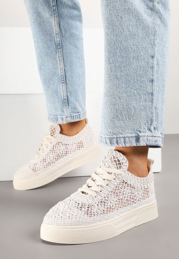 Born2be - Beżowe Koronkowe Sneakersy na Niskiej Platformie Nanalisea. Okazja: na co dzień. Kolor: beżowy. Materiał: koronka. Obcas: na platformie
