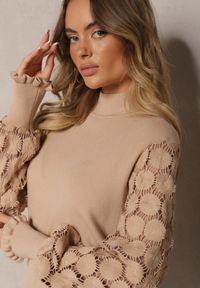 Renee - Ciemnobeżowy Półgolf Sweter z Wiskozą Ściągaczem i Koronką Liasara. Kolor: beżowy. Materiał: koronka, wiskoza. Wzór: koronka. Sezon: zima #4