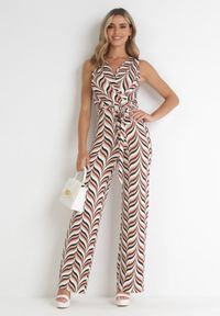 Born2be - Beżowy Kombinezon Lasthotis. Kolor: beżowy. Długość rękawa: bez rękawów. Długość: długie. Wzór: kolorowy, geometria. Sezon: lato #5