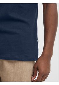 Casual Friday Polo 20504614 Granatowy Regular Fit. Okazja: na co dzień. Typ kołnierza: polo. Kolor: niebieski. Materiał: bawełna. Styl: casual #3