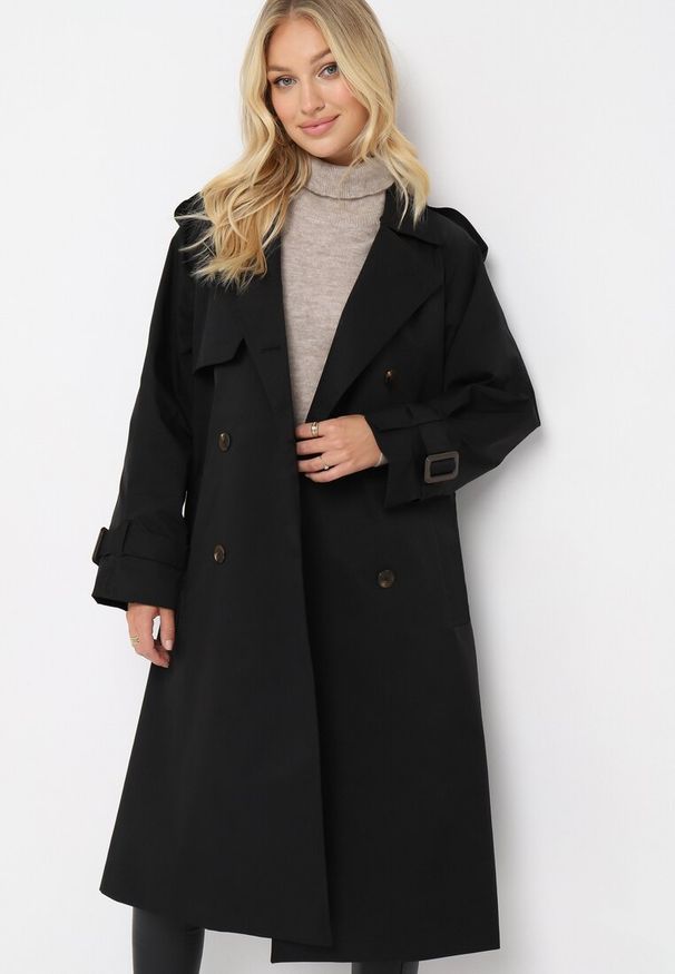 Born2be - Czarny Płaszcz Trencz Dwurzędowy z Paskiem Cloimia. Okazja: na co dzień. Kolor: czarny. Materiał: dzianina. Długość rękawa: długi rękaw. Długość: do kolan. Styl: elegancki, casual, klasyczny, wizytowy