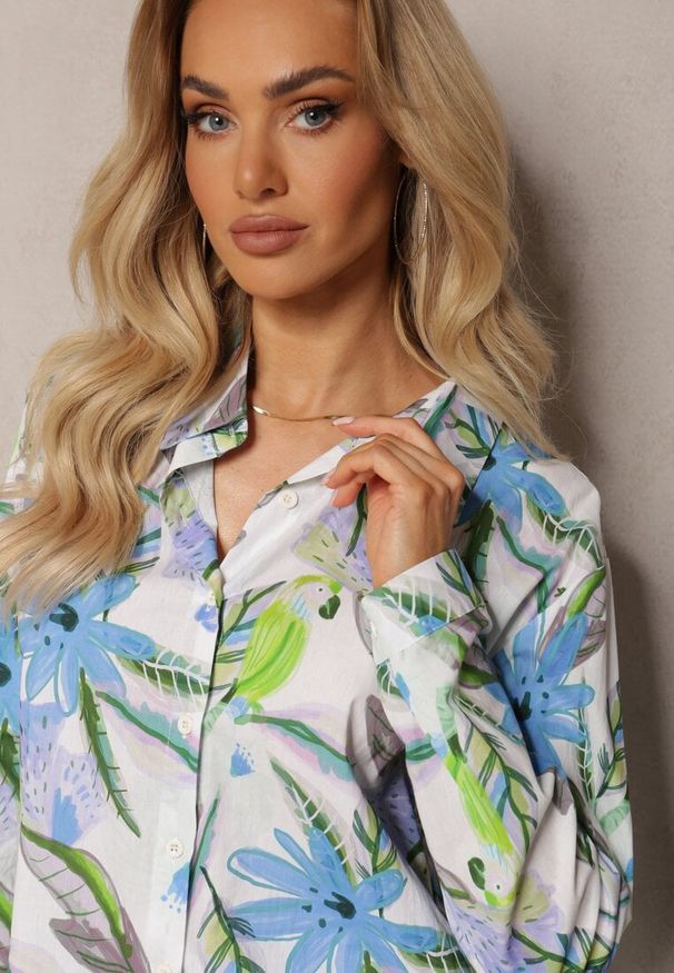 Renee - Niebieska Klasyczna Koszula z Bawełnianej Tkaniny w Kwiaty Andelia. Okazja: na co dzień, do pracy. Kolor: beżowy. Materiał: bawełna, tkanina. Długość rękawa: długi rękaw. Długość: długie. Wzór: kwiaty. Styl: klasyczny