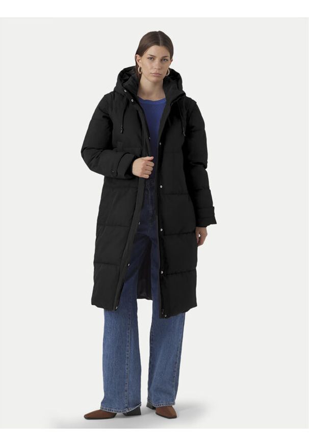 Vero Moda Płaszcz zimowy Margaret 10299498 Czarny Regular Fit. Kolor: czarny. Materiał: syntetyk. Sezon: zima