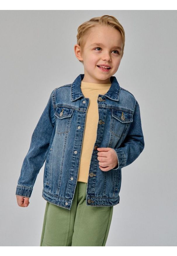 Sinsay - Jeansowa kurtka katana z efektem sprania - niebieski. Kolor: niebieski. Materiał: jeans