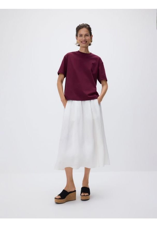 Reserved - Bawełniany t-shirt oversize - mahoniowy. Kolor: brązowy. Materiał: bawełna