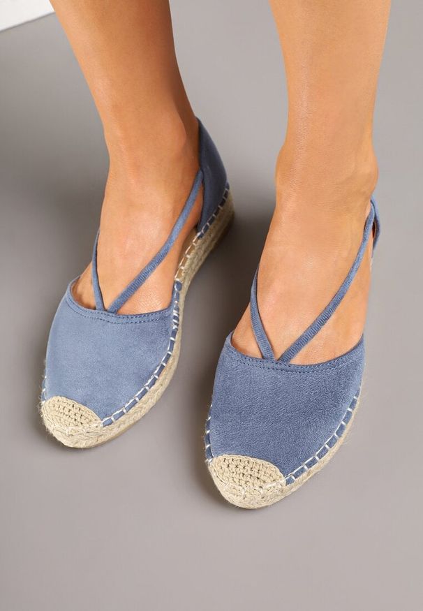 Born2be - Ciemnoniebieskie Espadryle z Plecioną Podeszwą i Wycięciem po Bokach Anniran. Okazja: na co dzień. Kolor: niebieski. Materiał: satyna. Sezon: lato. Styl: casual, klasyczny, elegancki
