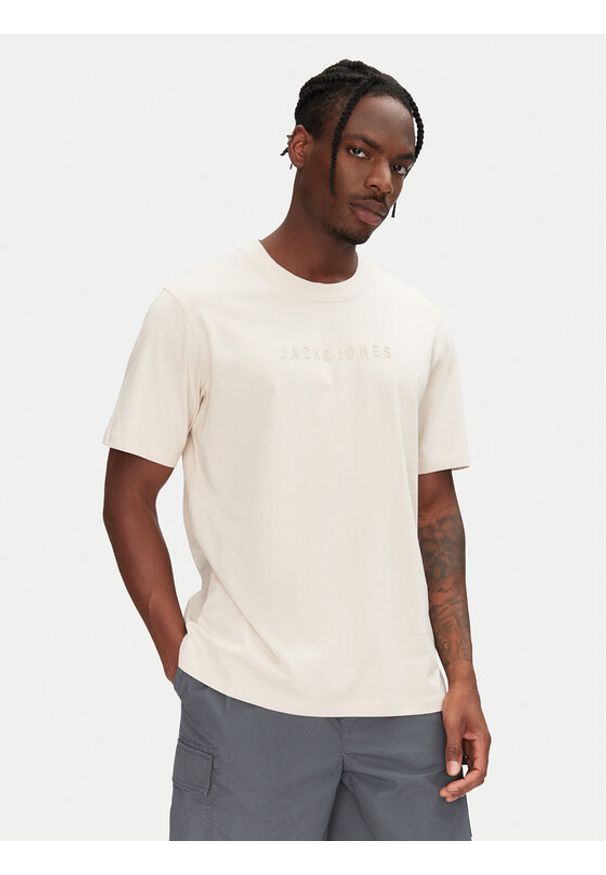 Jack & Jones T-Shirt Recharge 12273070 Beżowy Relaxed Fit. Kolor: beżowy. Materiał: bawełna