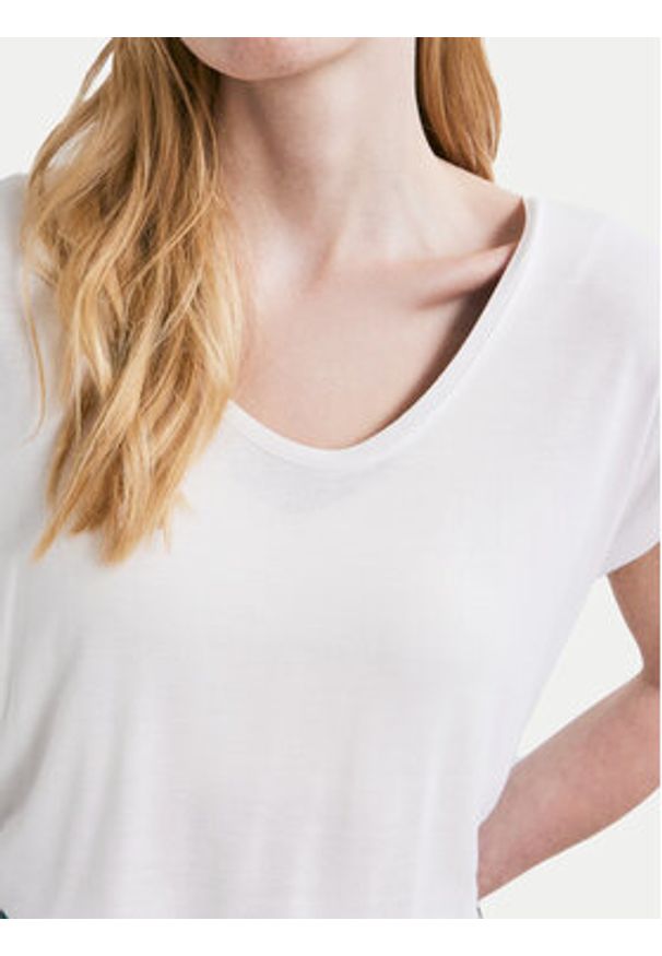 Pieces T-Shirt Billo 17078732 Biały Loose Fit. Kolor: biały. Materiał: wiskoza