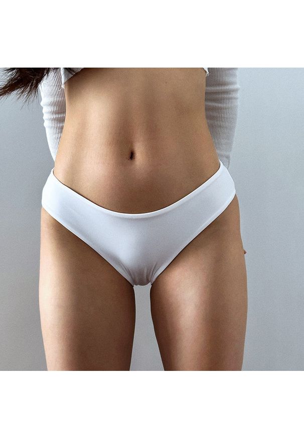 Intica - Figi trójkątne z wysokiej jakości materiałów na co dzień Moni. Kolor: biały. Materiał: materiał