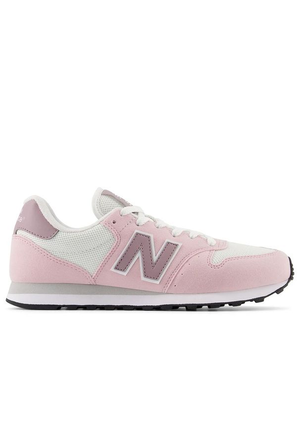 Buty New Balance GW500ADC - różowe. Okazja: na co dzień. Kolor: różowy. Materiał: syntetyk, tworzywo sztuczne, skóra, materiał. Szerokość cholewki: normalna