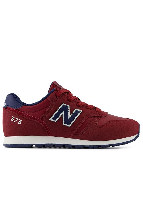 Buty New Balance YC373VK2 - bordowe. Okazja: na uczelnię, na co dzień. Kolor: czerwony. Materiał: materiał, syntetyk, guma. Szerokość cholewki: normalna. Model: New Balance 373