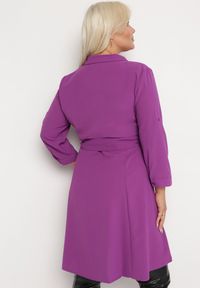 Born2be - Fioletowa Rozkloszowana Mini Sukienka Zapinana na Guziki z Materiałowym Paskiem Vleco. Kolor: fioletowy. Materiał: materiał. Długość: mini #3