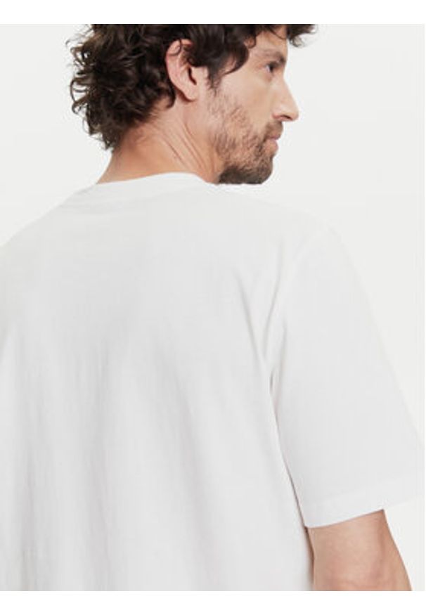 Baldessarini T-Shirt B4 20082.5293 Biały Regular Fit. Kolor: biały. Materiał: bawełna