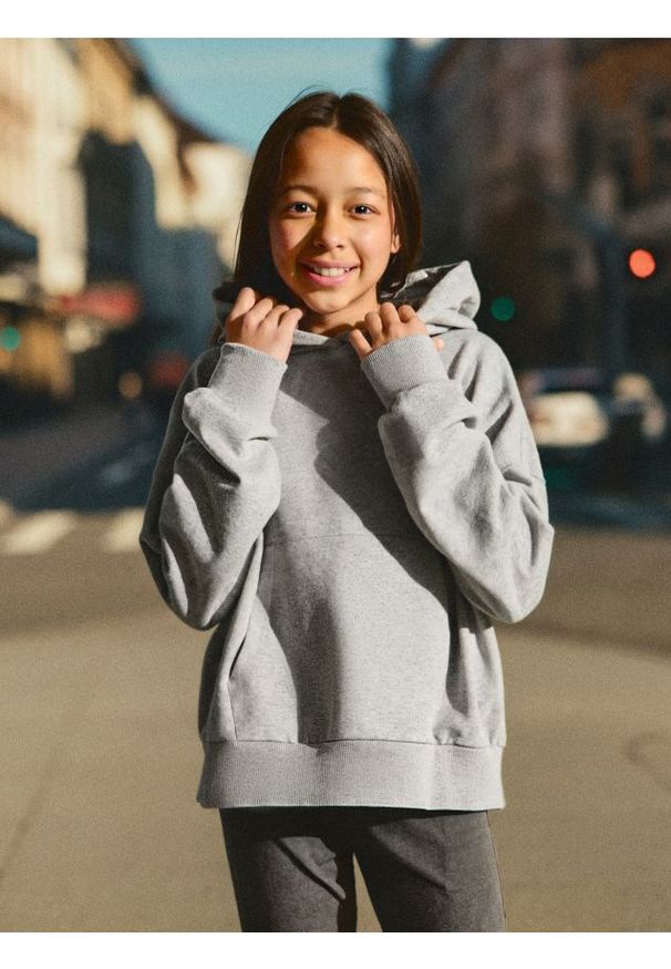 Sinsay - Bluza z kapturem basic - szary. Typ kołnierza: kaptur. Kolor: szary