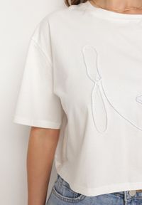 Born2be - Biały Krótki Bawełniany T-shirt z Ozdobną Aplikacją ze Sznurkiem Abiola. Kolor: biały. Materiał: bawełna. Długość: krótkie. Wzór: aplikacja