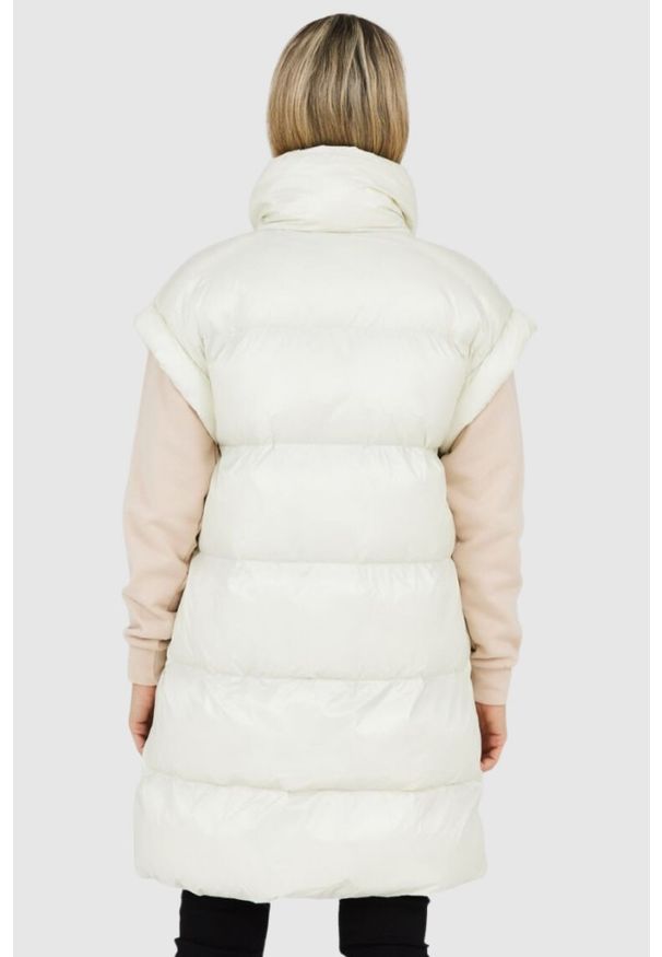 Blauer USA - BLAUER Ecru długi bezrękawnik damski Daisy, Rozmiar S. Kolor: biały. Materiał: poliamid. Długość rękawa: bez rękawów. Długość: długie