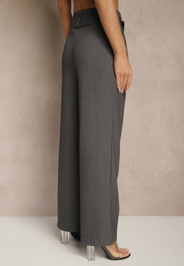 Renee - Szare Szerokie Spodnie Garniturowe z Wiskozą High Waist Ozdobione Paskiem Elowanda. Okazja: na co dzień. Stan: podwyższony. Kolor: szary. Materiał: wiskoza. Wzór: aplikacja. Styl: elegancki, casual