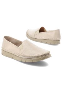 Półbuty damskie Maciejka, cholewka ze skóry naturalnej gładkiej wsuwany fason elastyczne wstawki po bokach widoczne przeszycia wokół noska gruba jedn. Kolor: beżowy. Materiał: skóra. Szerokość cholewki: normalna. Wzór: gładki #4