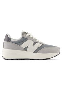 Buty dziecięce New Balance GS370AH – szare. Kolor: szary. Materiał: skóra, zamsz. Szerokość cholewki: normalna. Sezon: lato #1