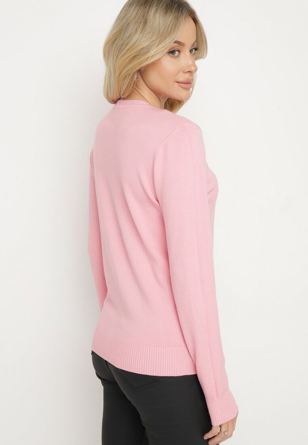 Born2be - Różowy Sweter z Wiskozą Modalem i Aplikacjami 3D Esalttia. Okazja: na co dzień. Kolor: różowy. Materiał: wiskoza. Wzór: aplikacja. Sezon: zima, jesień. Styl: casual, elegancki