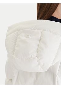 Geox Kurtka zimowa Anylla W4628P T3144 F1680 Biały Regular Fit. Kolor: biały. Materiał: syntetyk. Sezon: zima #2