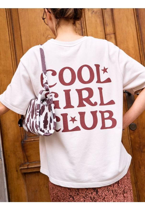 Sinsay - Bluza z krótkim rękawem i napisem na plecach - kremowy. Kolor: kremowy. Długość rękawa: krótki rękaw. Długość: krótkie. Wzór: napisy