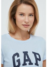 GAP t-shirt bawełniany kolor niebieski. Kolor: niebieski. Materiał: bawełna. Długość rękawa: krótki rękaw. Długość: krótkie. Wzór: nadruk #3