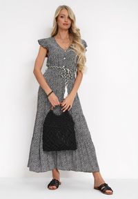 Born2be - Czarna Sukienka Tudanna. Typ kołnierza: dekolt w kształcie V. Kolor: czarny. Materiał: materiał, tkanina. Wzór: aplikacja, kwiaty, ażurowy. Długość: maxi #2