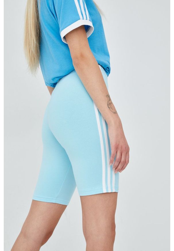 Adidas - adidas szorty HK9669 damskie z aplikacją medium waist. Kolor: niebieski. Materiał: bawełna. Wzór: aplikacja