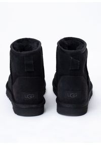 Ugg - Buty zimowe damskie UGG W Classic Mini II (1016222-BLK). Okazja: na plażę. Kolor: czarny. Materiał: materiał. Sezon: zima. Styl: młodzieżowy #5