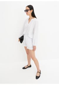 bonprix - Bluzka muślinowa oversize. Typ kołnierza: dekolt w serek. Kolor: biały. Materiał: bawełna. Sezon: lato #2