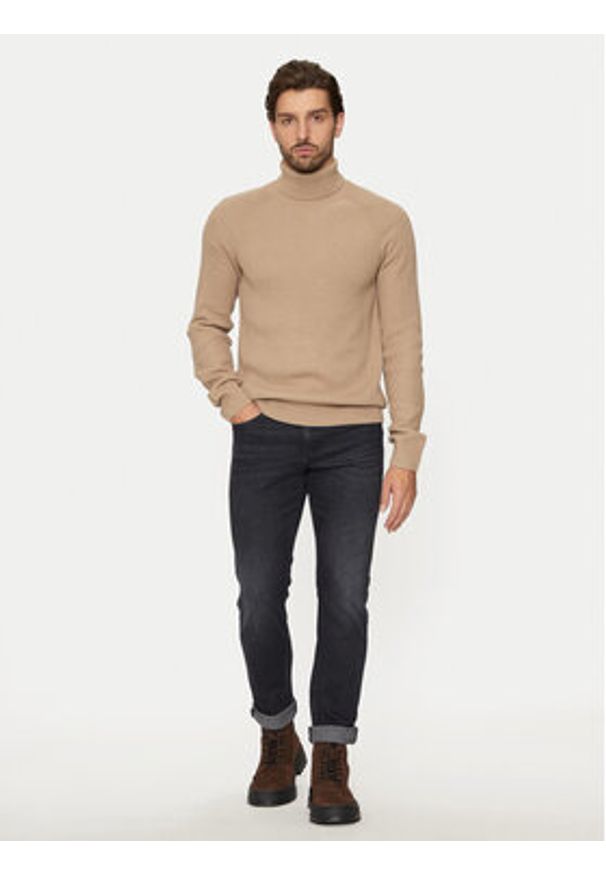 Jack & Jones Golf Pannel 12258472 Beżowy Regular Fit. Typ kołnierza: golf. Kolor: beżowy. Materiał: bawełna