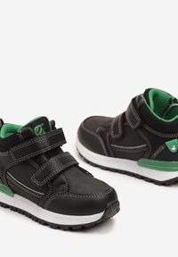 Born2be - Czarno-Zielone Płaskie Botki w Stylu Sneakersów Ozdobione Przeszyciami Derizia. Nosek buta: okrągły. Zapięcie: zamek. Kolor: czarny. Wzór: aplikacja. Styl: klasyczny #3