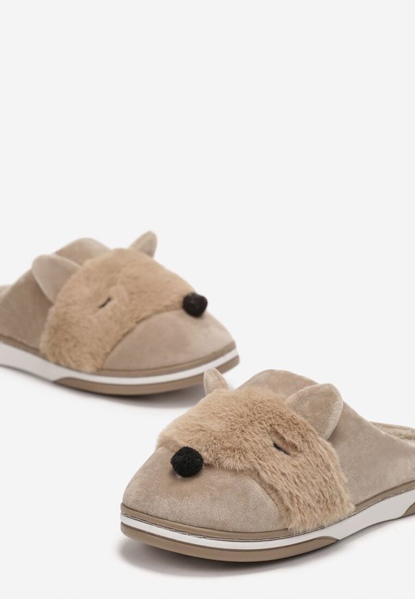 Renee - Beżowe Kapcie z Futerkiem i Imitacją Uszu Bervenka. Okazja: do domu. Kolor: beżowy. Materiał: futro