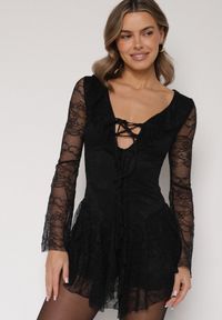 Born2be - Czarna Koronkowa Sukienka Wieczorowa z Wiązaniem przy Dekolcie Ferolena. Okazja: na imprezę. Kolor: czarny. Materiał: koronka. Styl: wizytowy #6