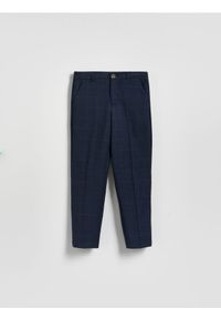 Reserved - Eleganckie spodnie w kratę - granatowy. Kolor: niebieski. Materiał: dzianina, wiskoza. Styl: elegancki #1