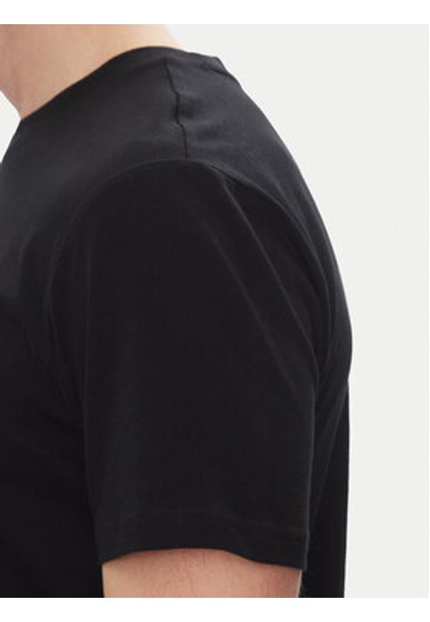 Lee T-Shirt Patch 112367186 Czarny Regular Fit. Kolor: czarny. Materiał: bawełna
