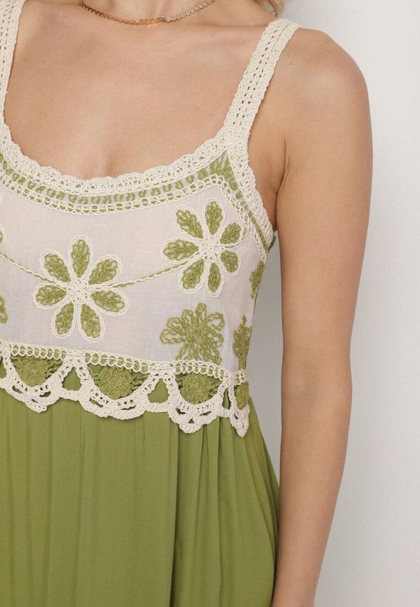 Born2be - Zielona Wiskozowa Sukienka z Haftowanym Wzorem Rinavella. Okazja: na co dzień. Kolor: zielony. Materiał: wiskoza. Długość rękawa: na ramiączkach. Wzór: haft. Styl: casual, klasyczny