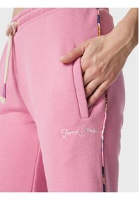 Femi Stories Spodnie dresowe Haruka Różowy Regular Fit. Kolor: różowy. Materiał: bawełna
