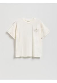 Reserved - Luźny t-shirt z nadrukiem - złamana biel. Materiał: bawełna. Wzór: nadruk