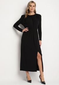 Born2be - Czarna Wiskozowa Sukienka z Gumką w Talii i Eleganckim Rozcięciem Jistaria. Okazja: na co dzień. Kolor: czarny. Materiał: wiskoza. Styl: elegancki #5