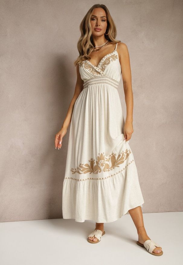 Renee - Beżowa Sukienka z Wiskozą i Lnem z Kopertowym Dekoltem Ozdobiona Haftem Sollio. Okazja: na co dzień. Typ kołnierza: dekolt kopertowy, dekolt w kształcie V. Kolor: beżowy. Wzór: aplikacja, haft. Typ sukienki: kopertowe. Materiał: len, wiskoza. Długość rękawa: na ramiączkach. Sezon: lato. Styl: casual