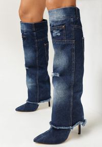 Born2be - Niebieskie Jeansowe Kozaki z Wywiniętą Cholewką z Kieszeniami oraz Przetarciami Kasife. Wysokość cholewki: za kolano. Nosek buta: szpiczasty. Zapięcie: zamek. Kolor: niebieski. Materiał: jeans. Szerokość cholewki: normalna. Wzór: aplikacja #1