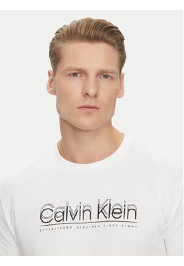 Calvin Klein T-Shirt Double Logo K10K114149 Biały Regular Fit. Kolor: biały. Materiał: bawełna