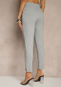 Renee - Szare Spodnie z Wiskozą High Waist i Ozdobnymi Napami Redaira. Okazja: na co dzień. Stan: podwyższony. Kolor: szary. Materiał: wiskoza. Wzór: aplikacja. Styl: sportowy, elegancki, casual #4