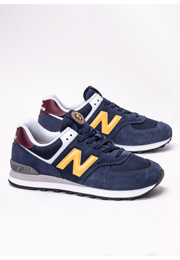 Sneakersy męskie granatowe New Balance ML574HW2. Okazja: na co dzień, na spacer, do pracy. Kolor: niebieski. Model: New Balance 574. Sport: turystyka piesza