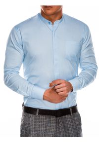 Ombre Clothing - Koszula męska elegancka z długim rękawem K586 - błękitna - S. Typ kołnierza: kołnierzyk stójkowy. Kolor: niebieski. Materiał: bawełna, poliester. Długość rękawa: długi rękaw. Długość: długie. Wzór: jednolity. Styl: elegancki #6