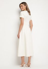 Born2be - Jasnobeżowa Taliowana Sukienka z Bawełną Zeraviae. Okazja: na co dzień. Kolor: beżowy. Materiał: bawełna. Typ sukienki: proste, sportowe. Styl: casual, sportowy, klasyczny #7